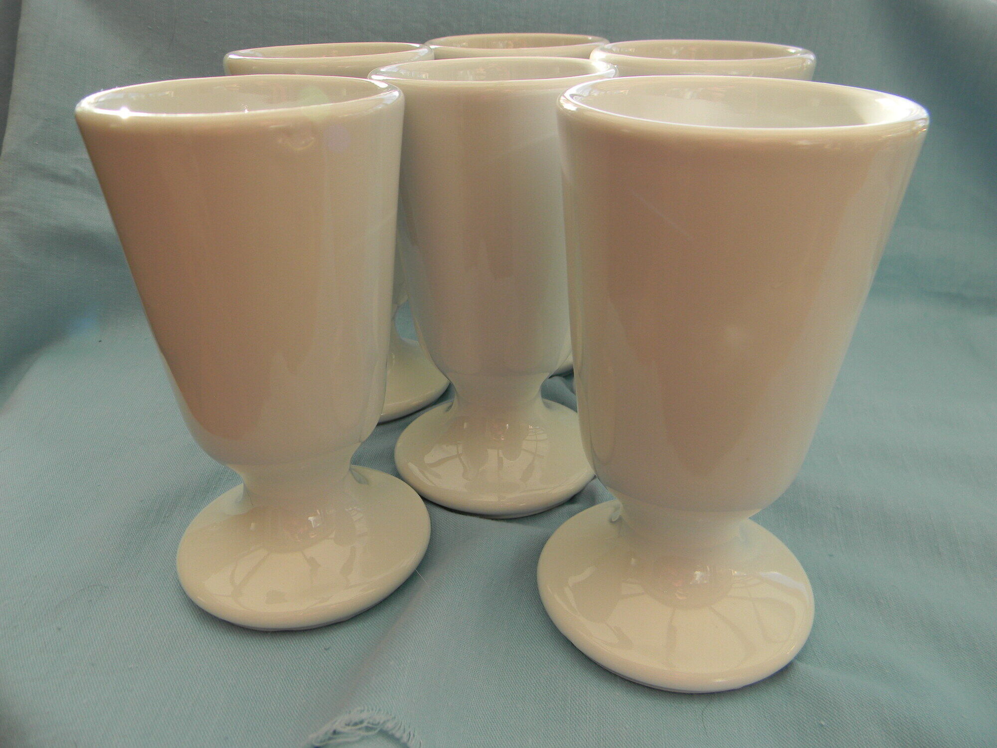 Set of 6 white mazagrans in PILLIVUYT porcelain.