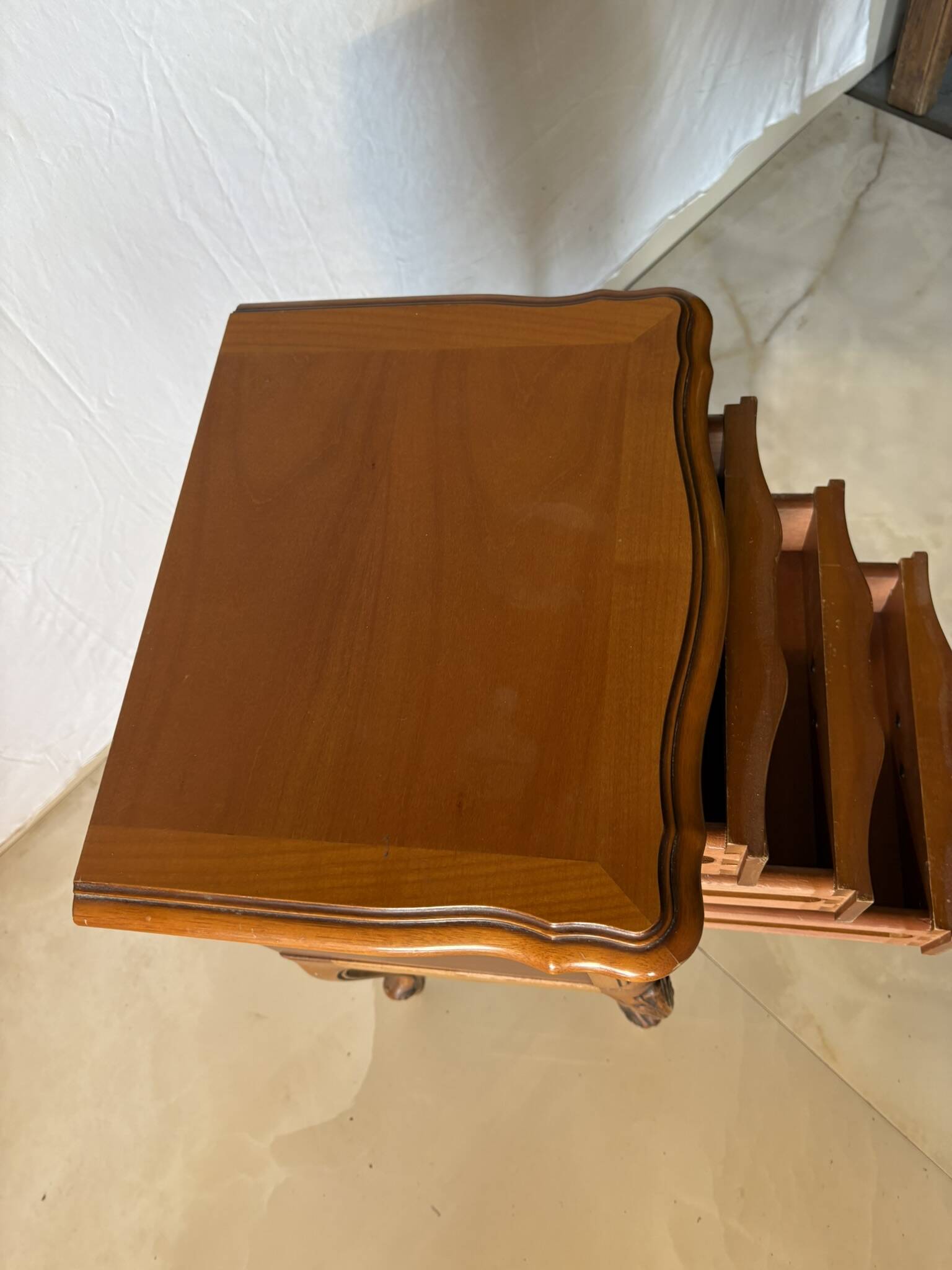 Louis XV style bedside table or chest of drawers – 3 carved drawers