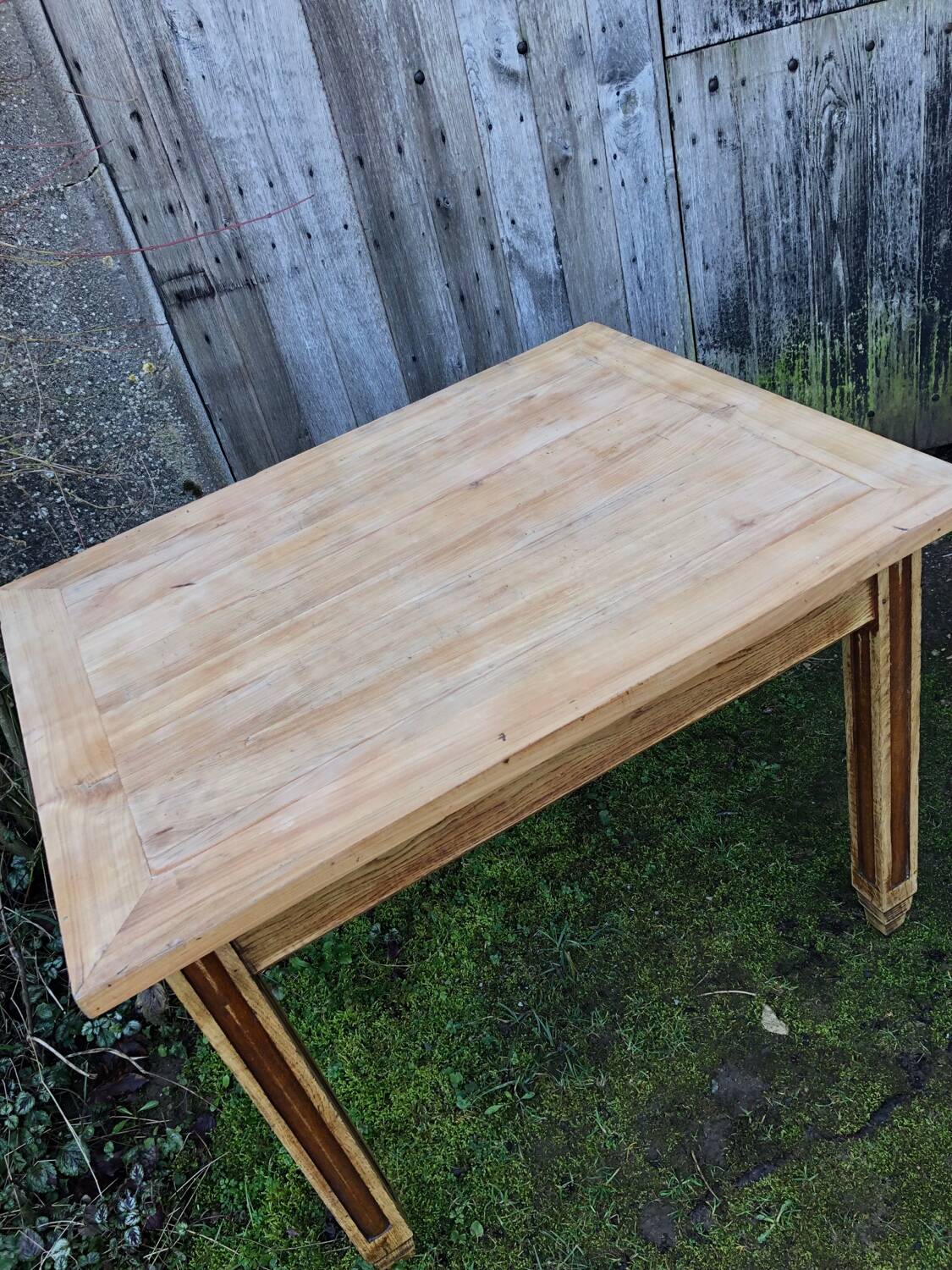 Art deco bistro table