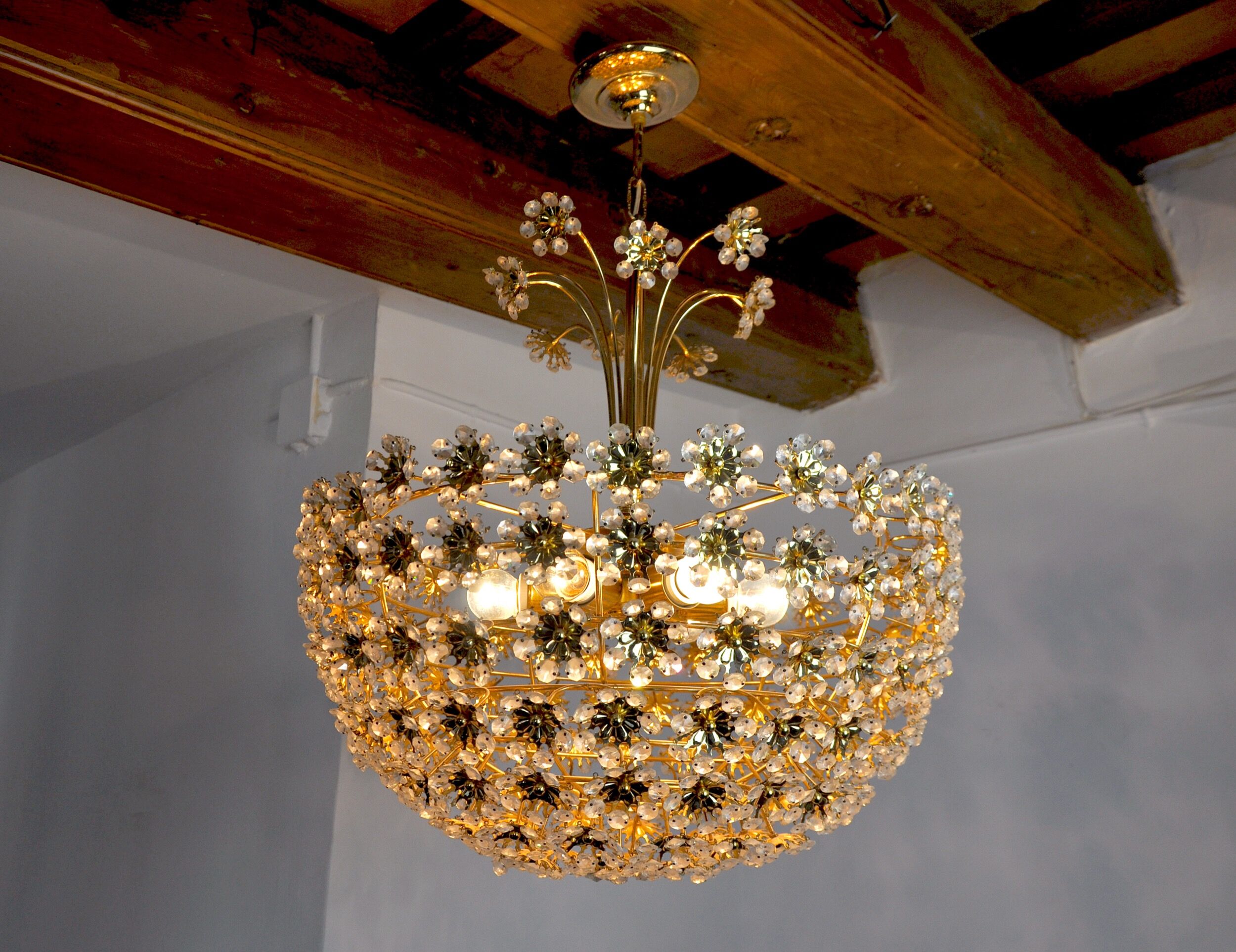 Floral chandelier in crystals cut by Bakalowits and Söhne, Austria, 1970