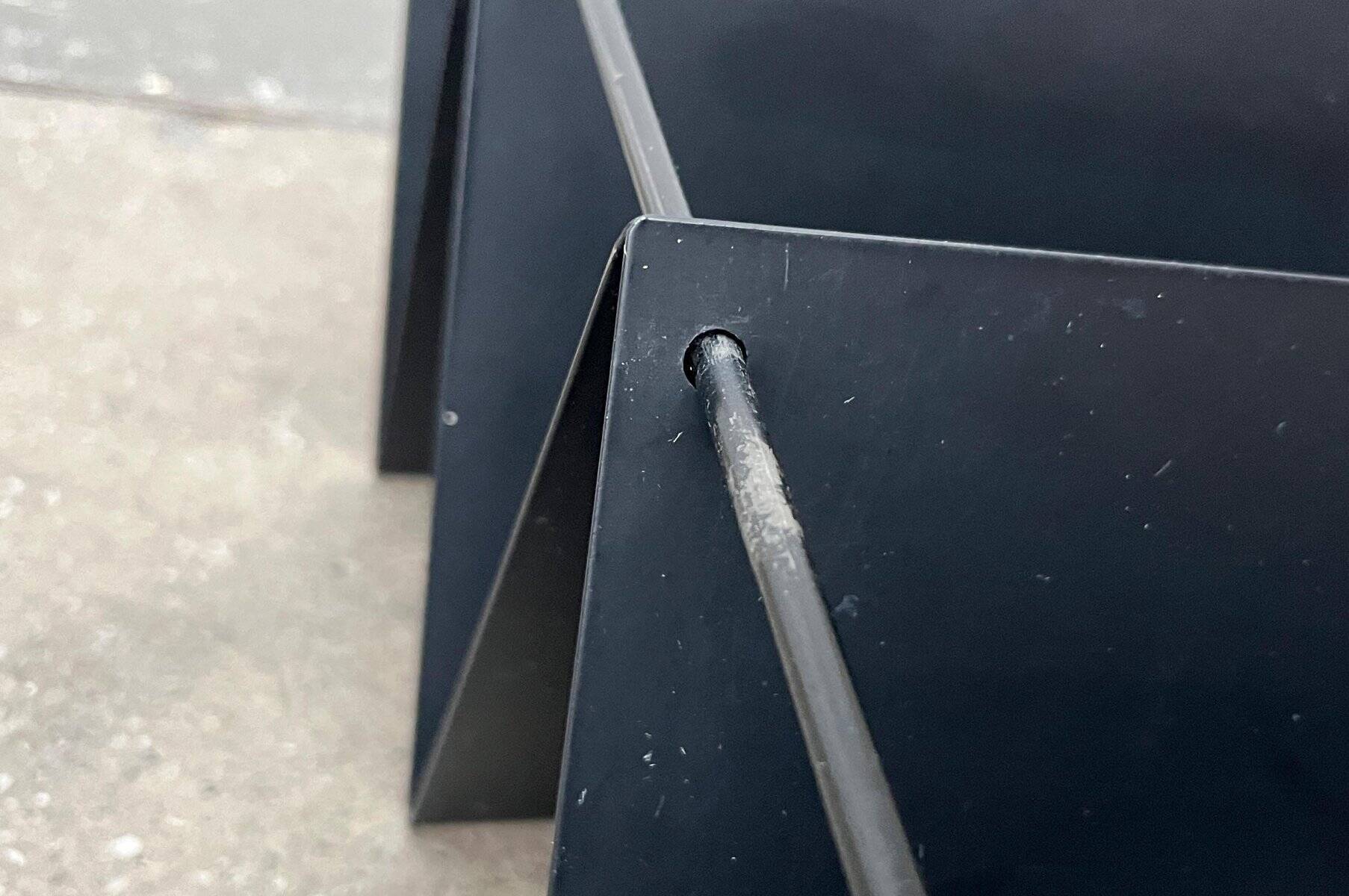 Postmodern Italian metal magazine rack, 1980s