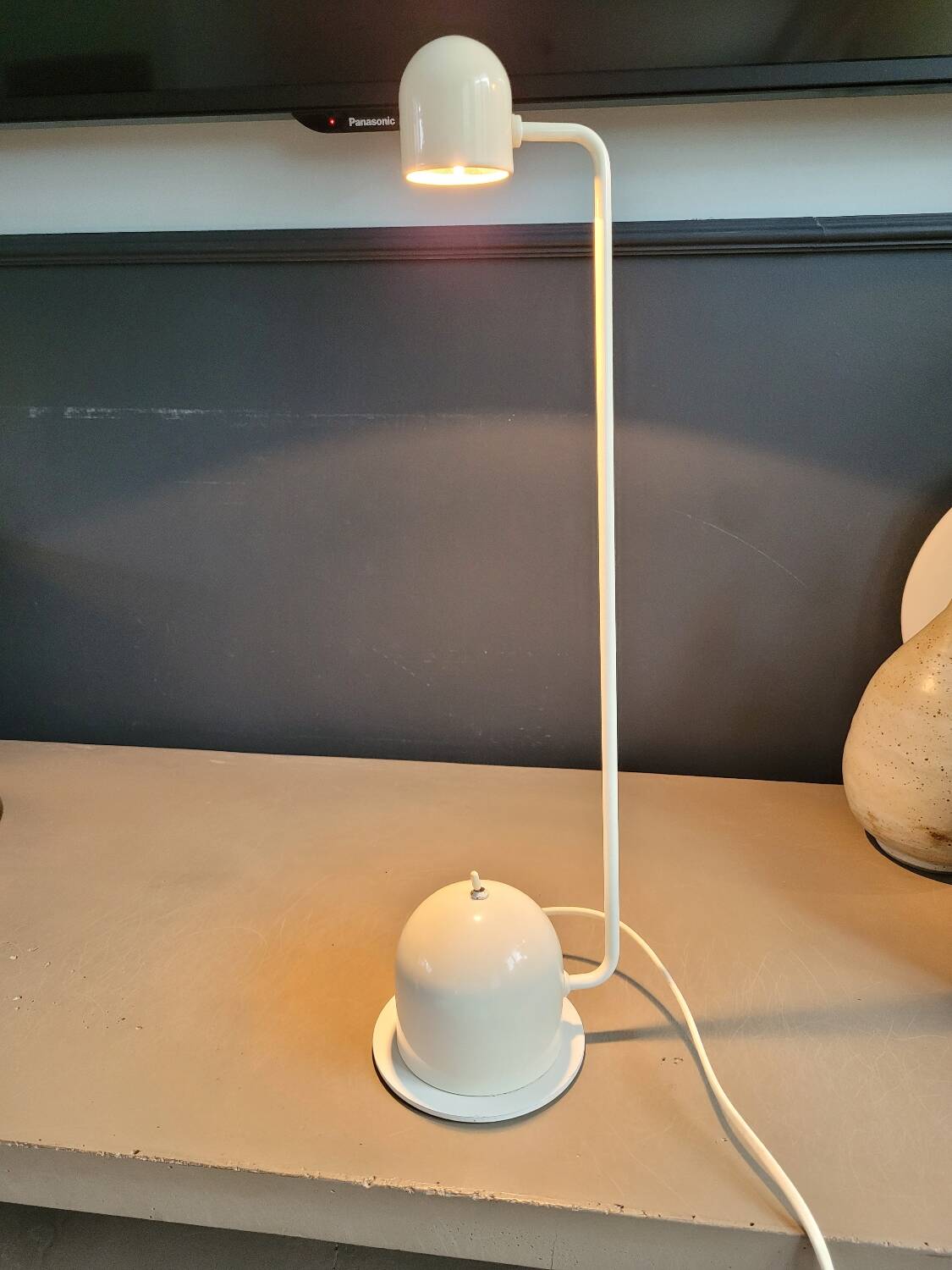 Vintage articulated desk lamp in white lacquer