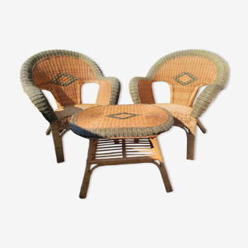 2 armchairs, 1 rattan wicker coffee table