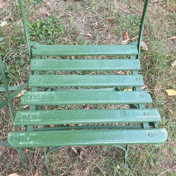 Chaises pliantes de jardin anciennes à lattes de bois