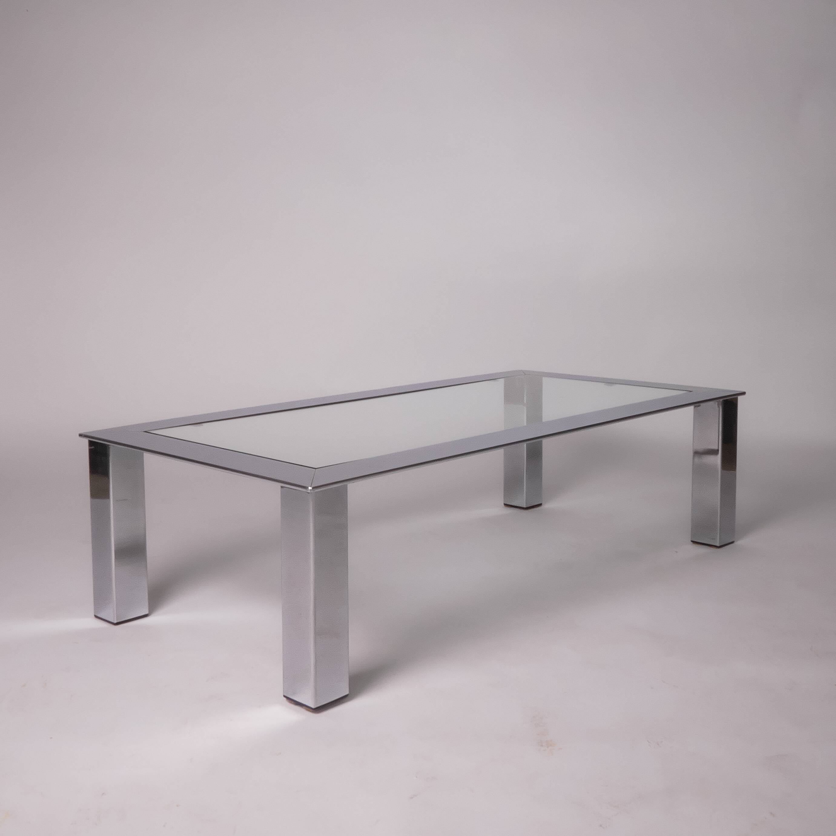 Table basse moderniste en acier chromé et verre, France, Belgique 1975