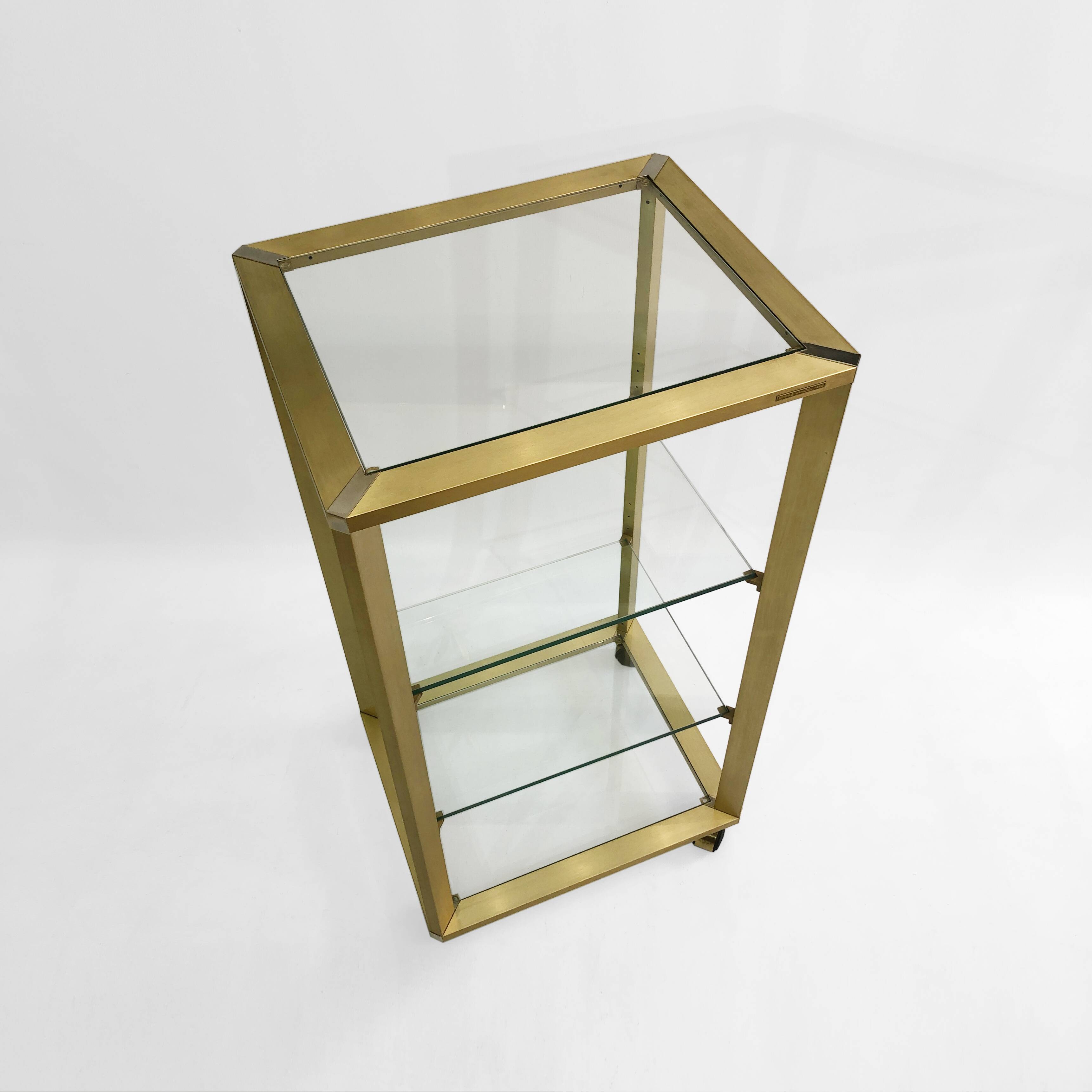 Pierre Vandel Gold étagère On Wheels 1970s Mid Century Hollywood Regency Shelving