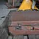 Valise vintage marron et noire en cuir et métal - années 1930-1940 République tchèque