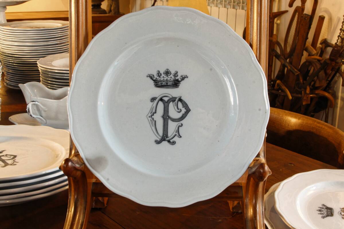 English earthenware service, CP monogram, ducal crown, 109 pieces