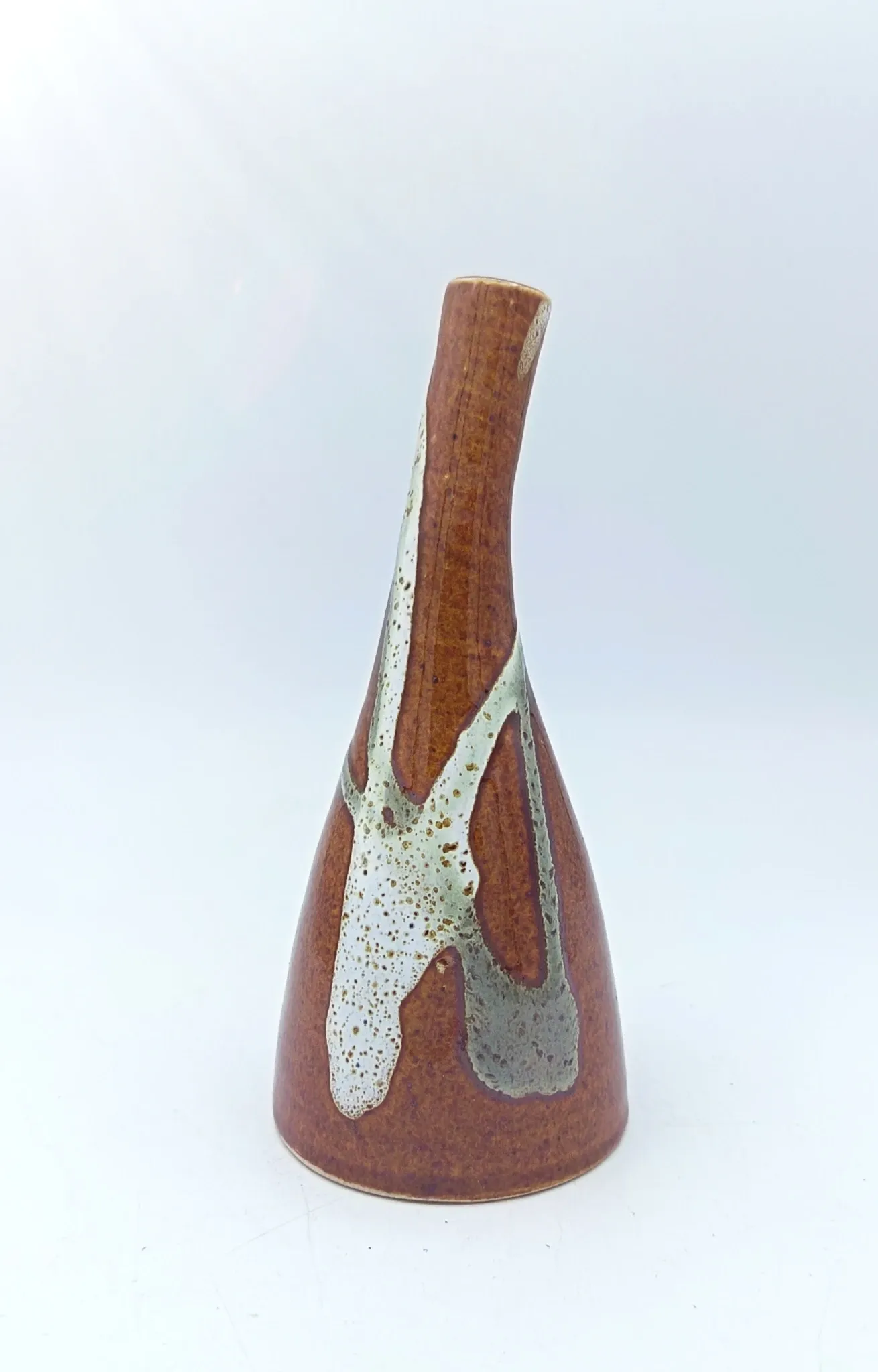 Single-flower vase in glazed stoneware from Nault pottery – Saint-Amand-en-Puisaye