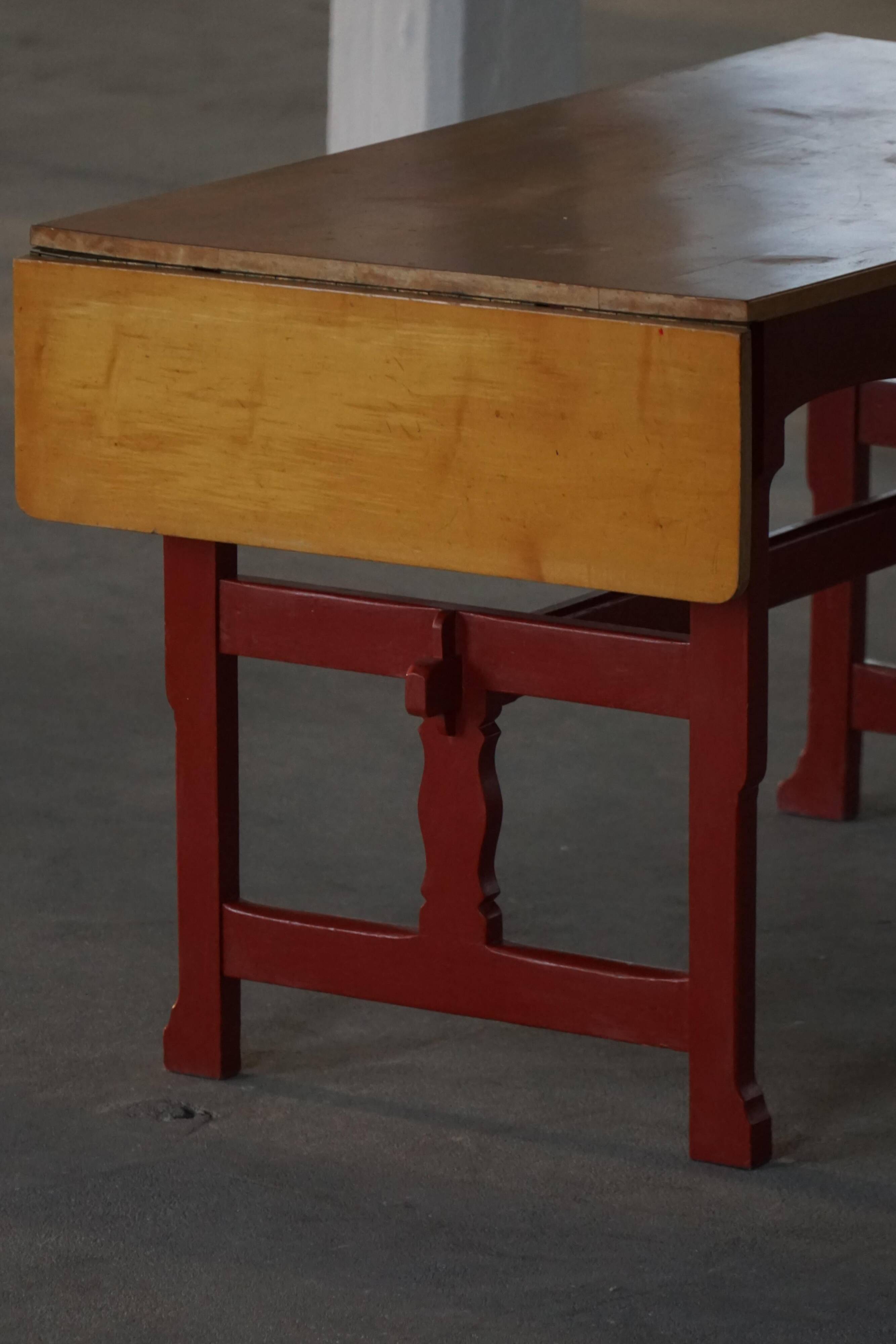 Scandinavian extendable table for writing or dining with a drawer, early 20th century.