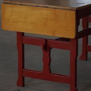 Scandinavian extendable table for writing or dining with a drawer, early 20th century.