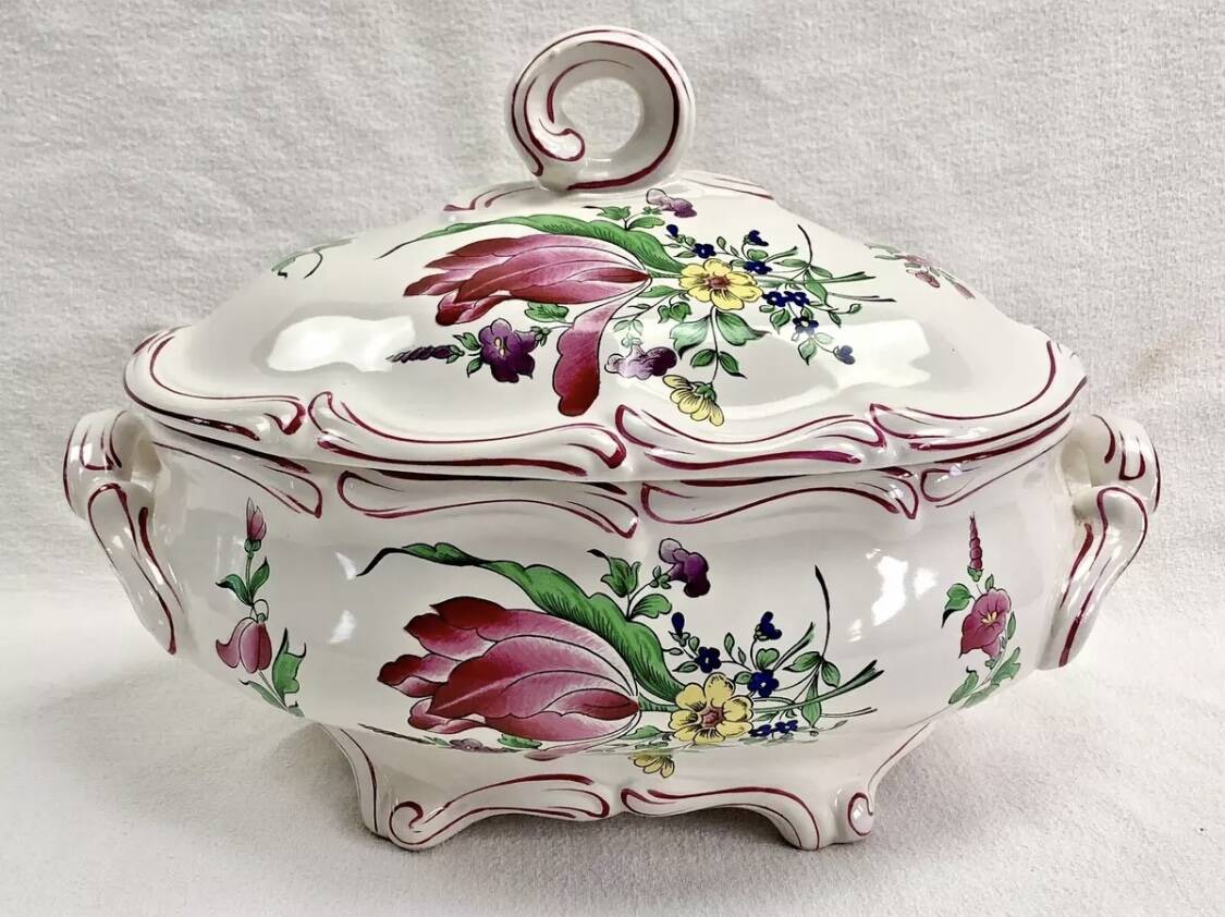 Luneville vegetable soup tureen, street lamp model
