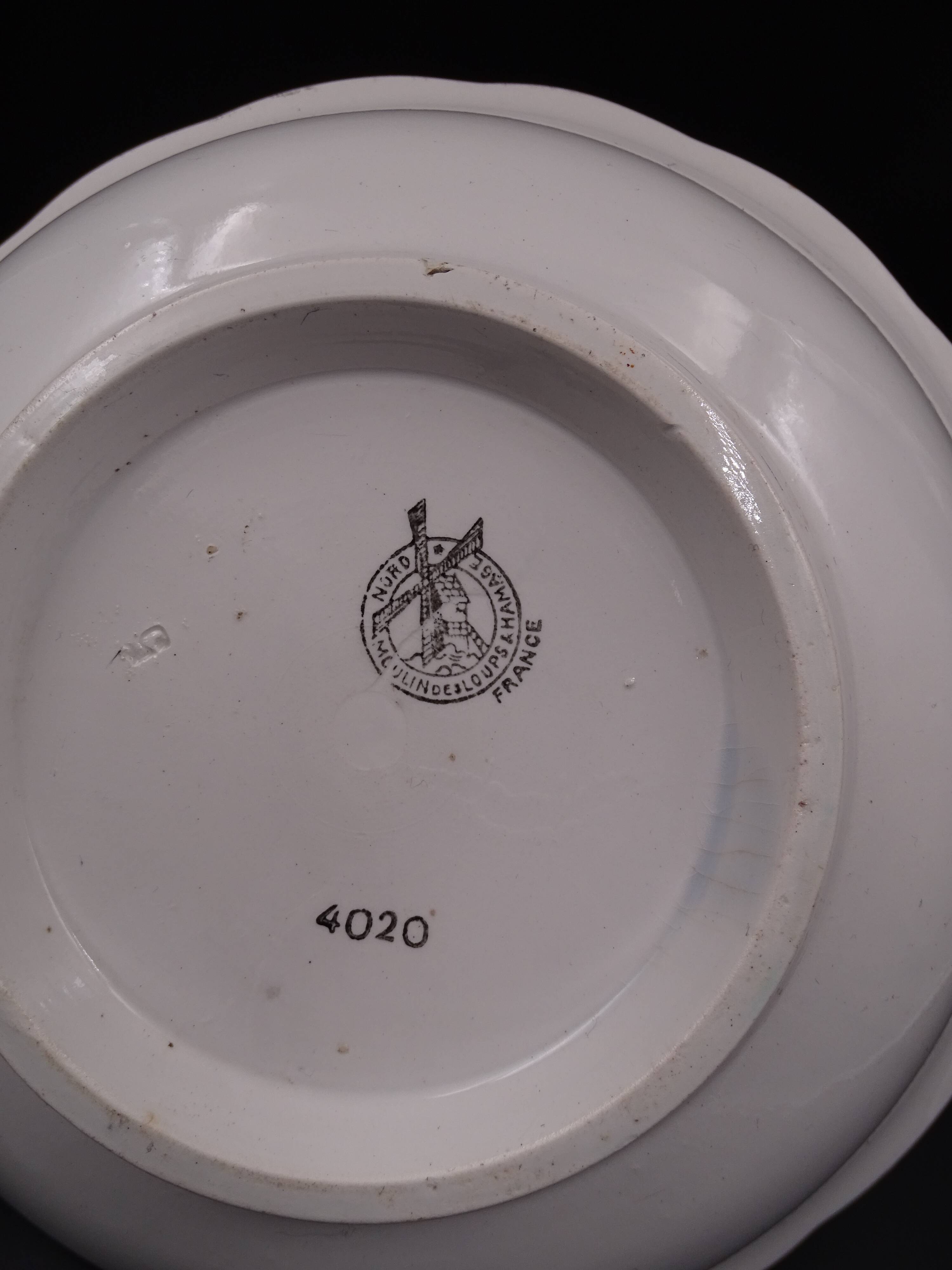 Large earthenware bowl of Moulin-des-Loups - Floral decoration - Around 1960