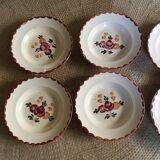 Series of 8 soup plates