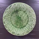Plat feuilles vertes en barbotine