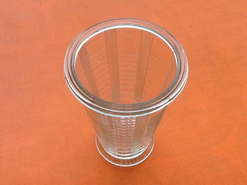 1950s graduated measuring glass made in france