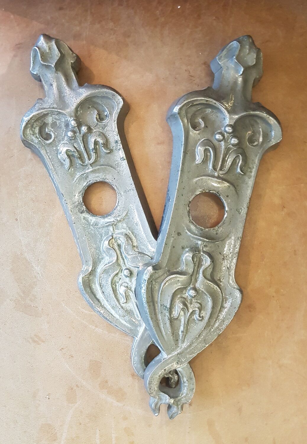 Cleanliness plate door lock