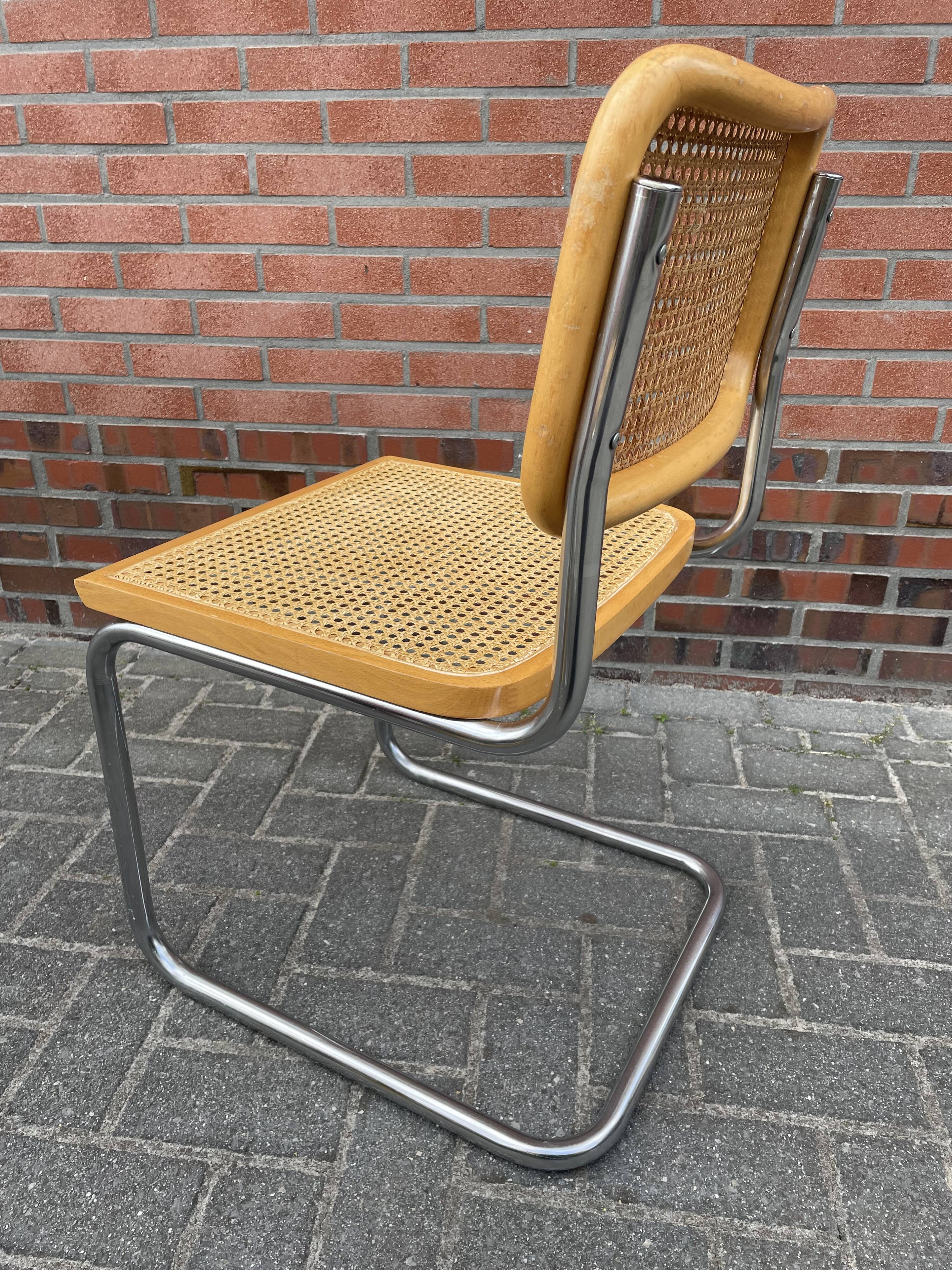Ensemble de 4 Chaises vintage modèle Cesca B32 en chrome et bois