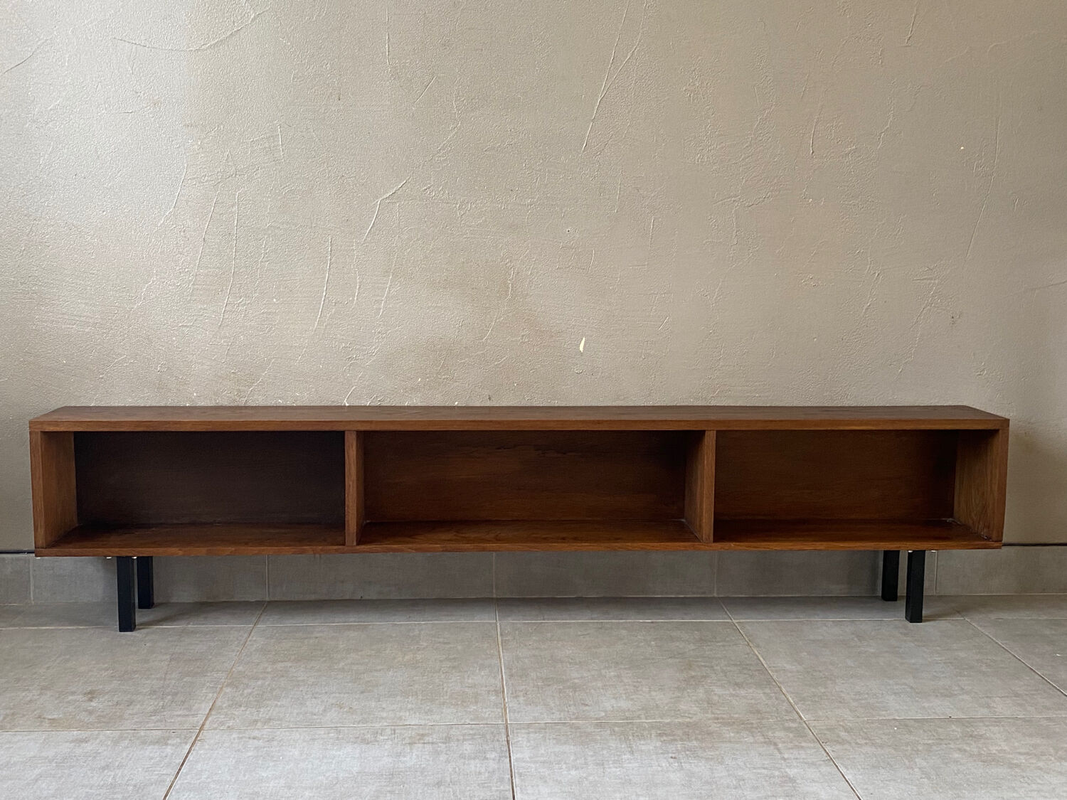 Enfilade of the 50s vintage solid wood (shallow)