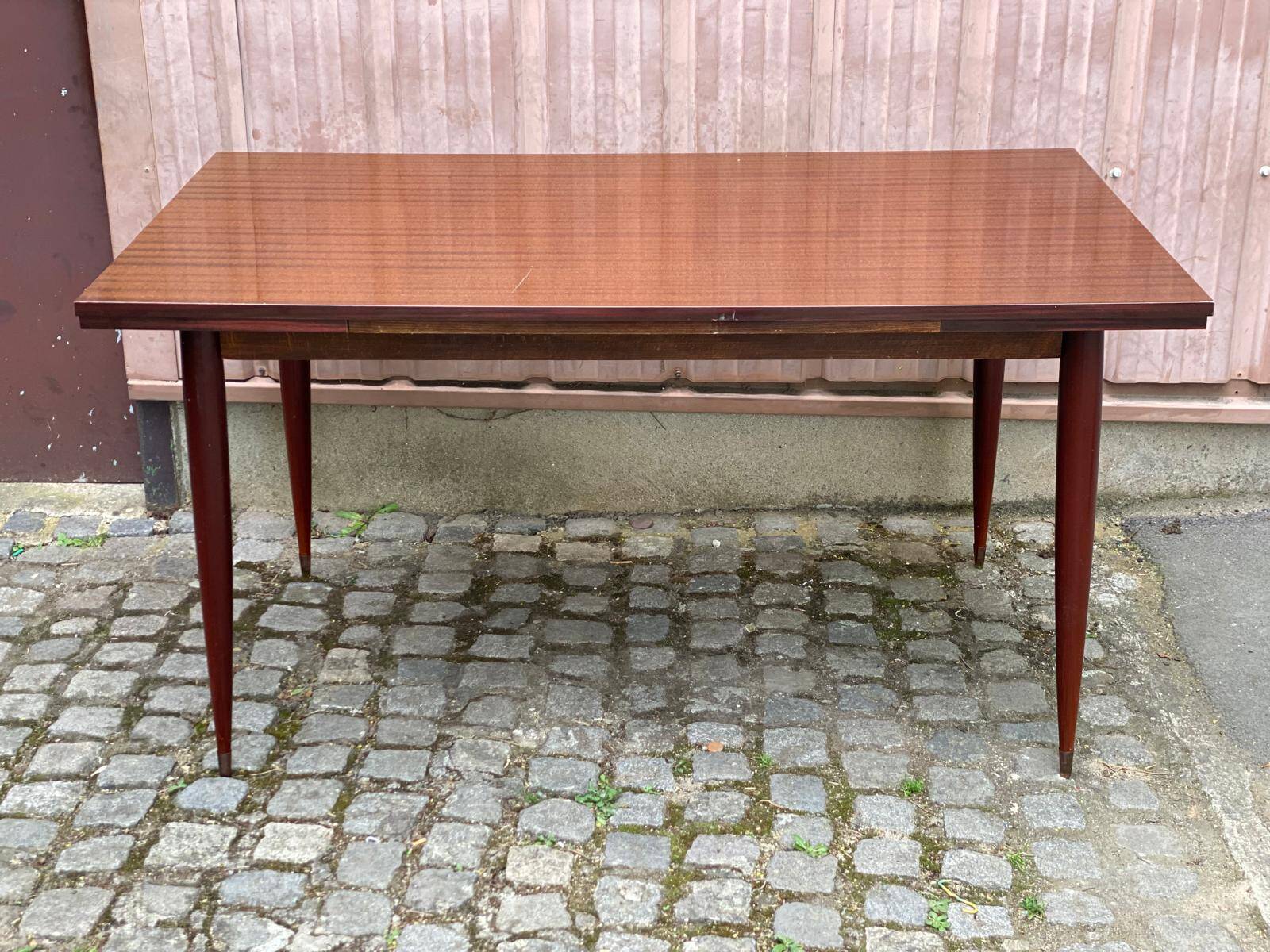 Scandinavian extendable dining table made of solid wood and rosewood, 220cm.