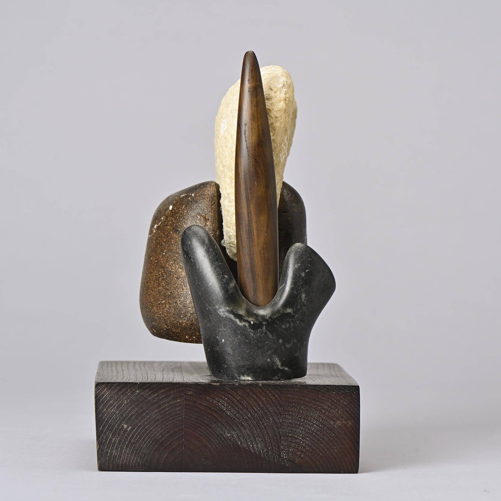 Sculpture en pierres libres sur piédestal bois, V. Bee, 1998