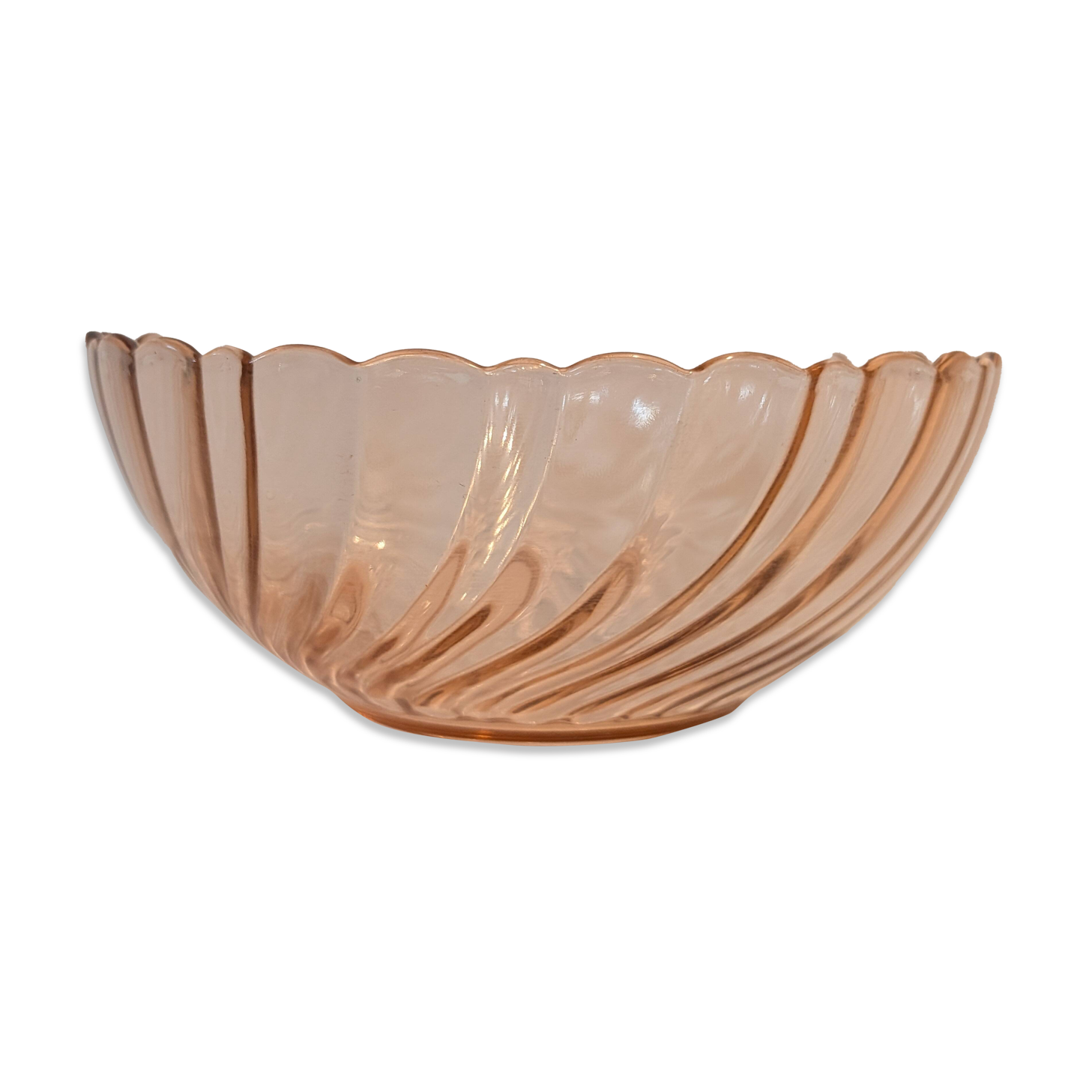 Very pretty vintage Arcoroc France bowl, model Rosaline, in powder pink glass.