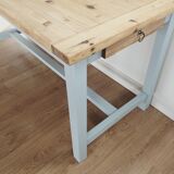 Farm table
