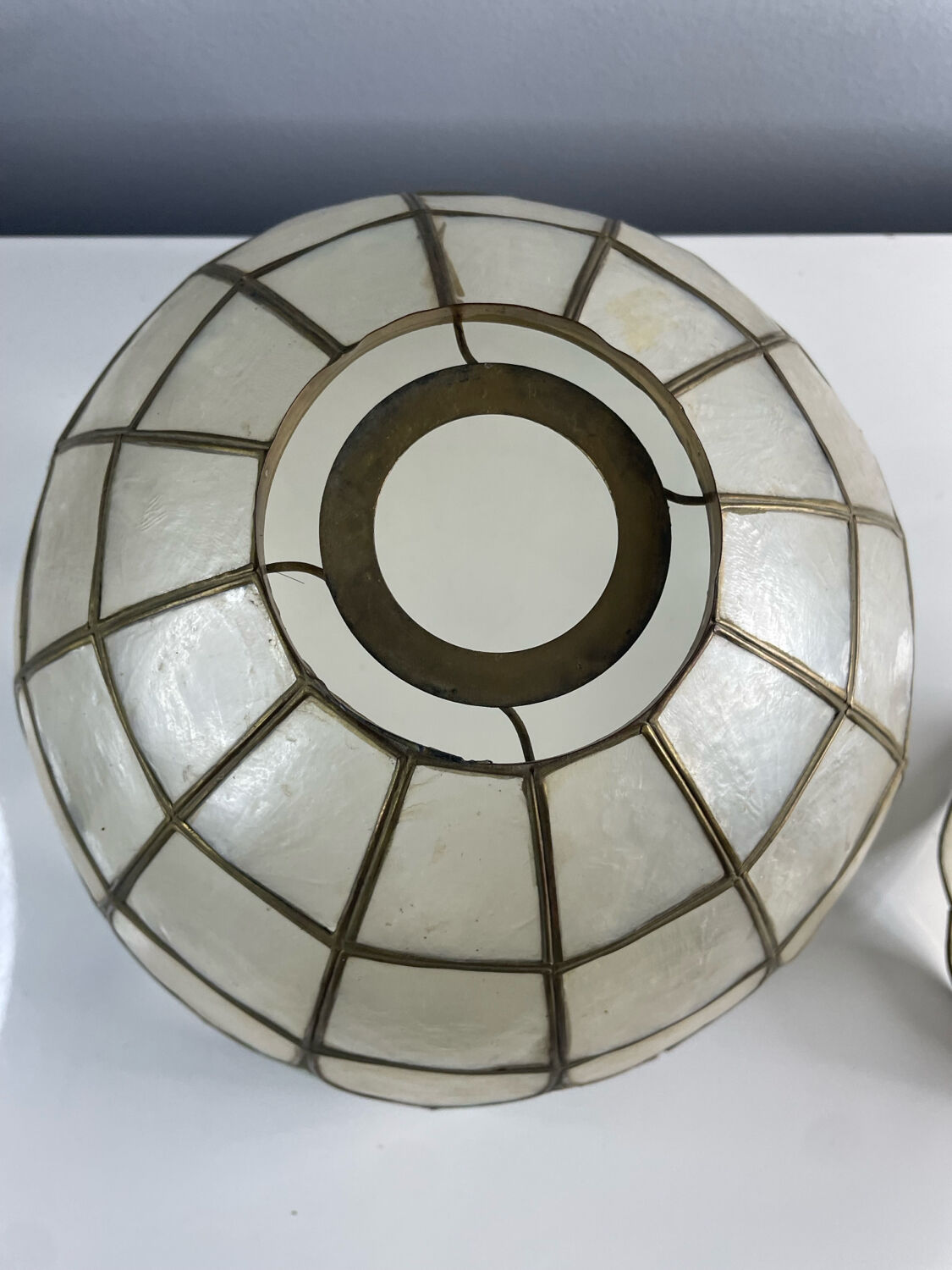 Lampshade in mother-of-pearl and brass 25 cm