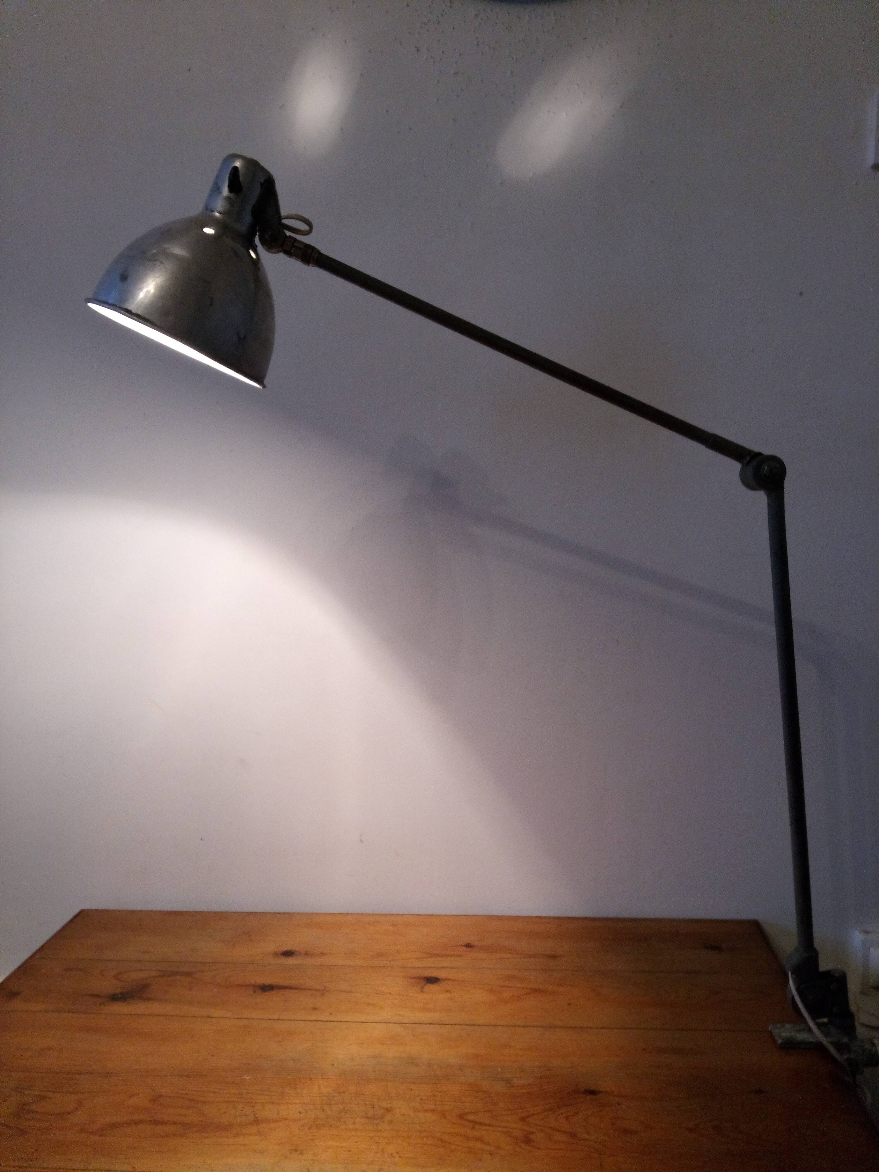 Large articulated industrial / workshop lamp - 1940-50