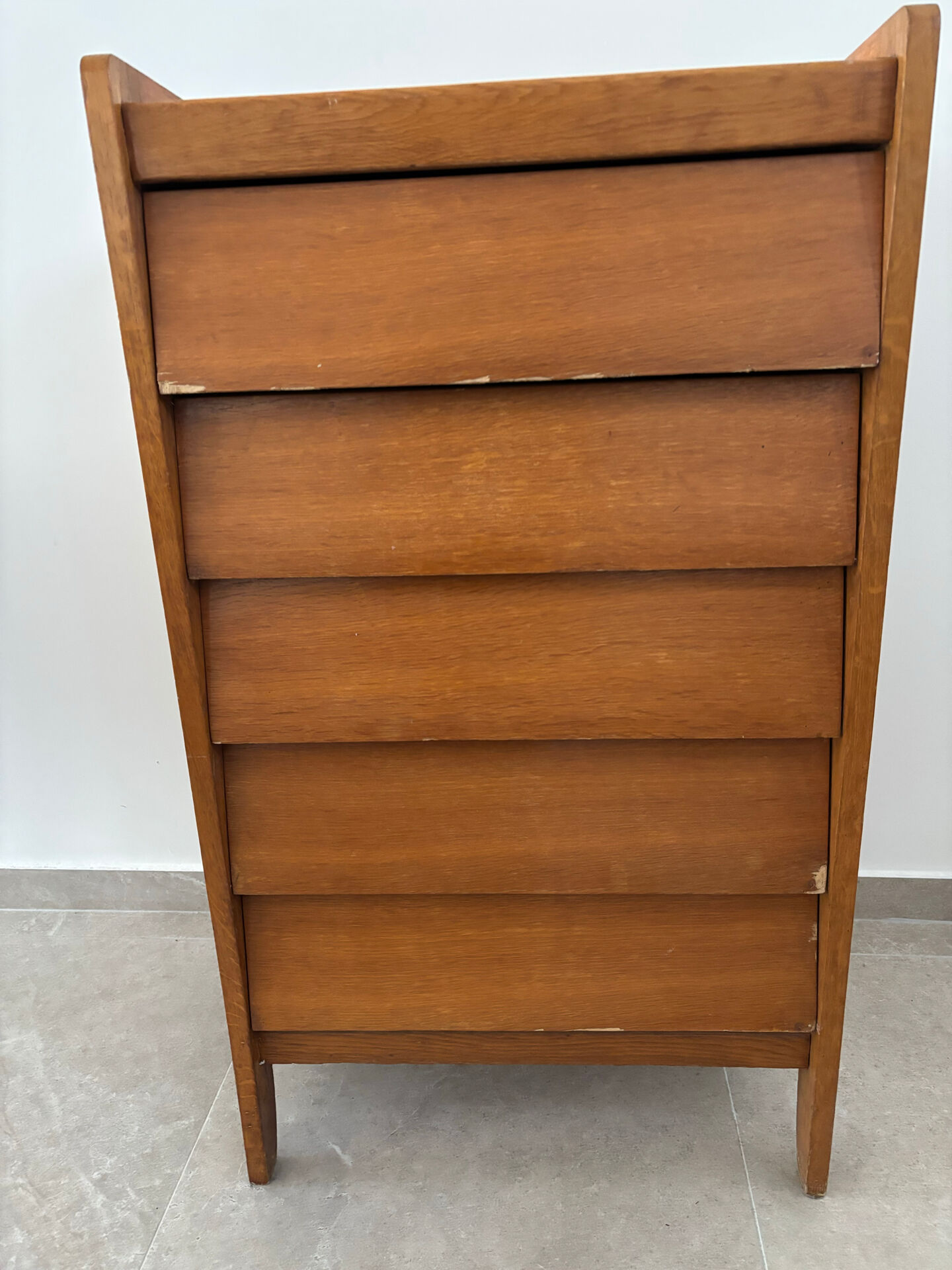 Weekly chest of drawers