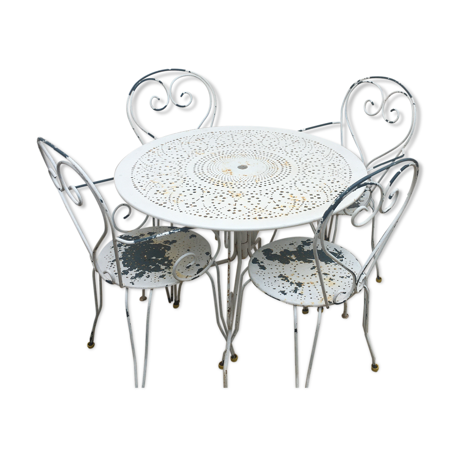 Wrought iron garden lounge