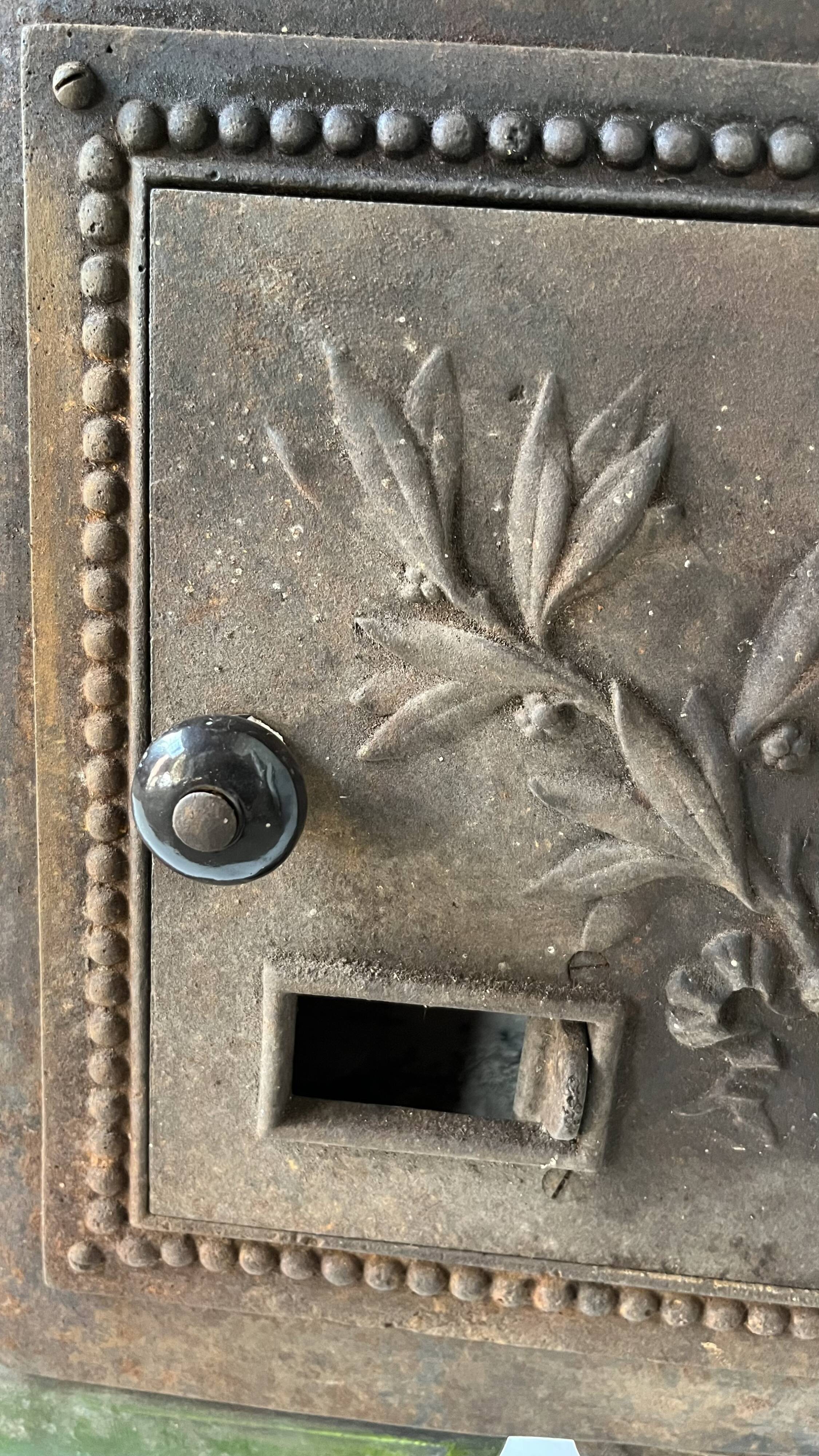 Mirus old enameled cast iron wood stove