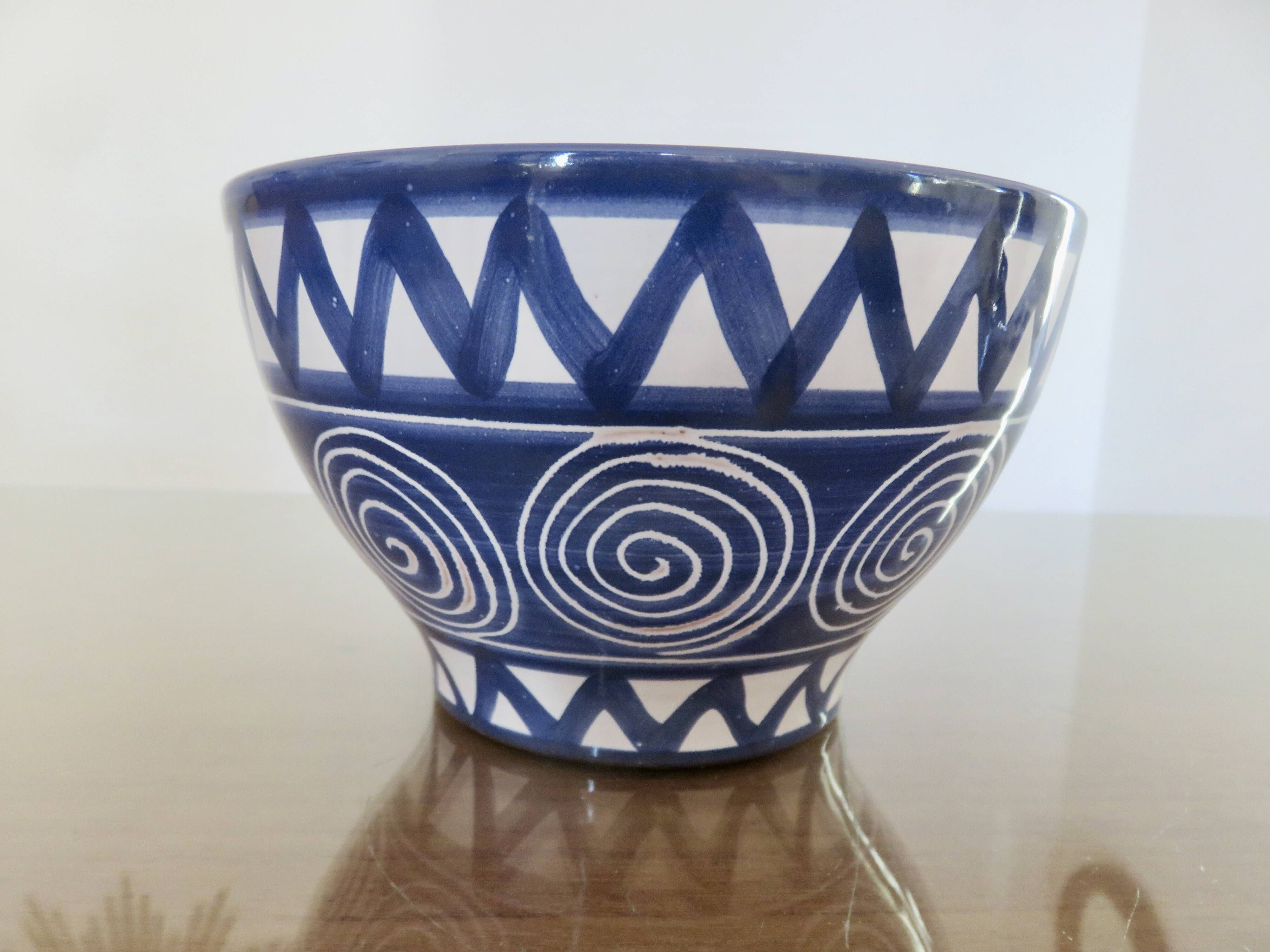 Pair of bowls by Robert Picault, La Roue Vallauris, very rare in blue and white.