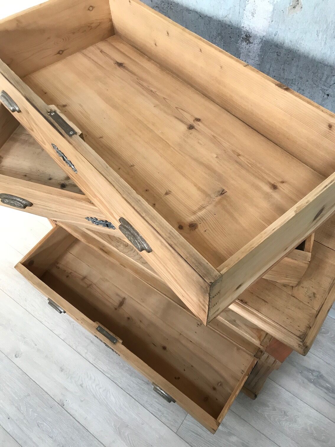 Pine dresser
