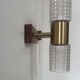 Paire d'applique vintage, laiton et verre moulé, Suède 1960