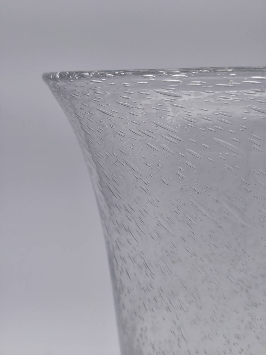 Large BIOT vase in bubble glass – Trumpet shape – 1960s – 29 cm
