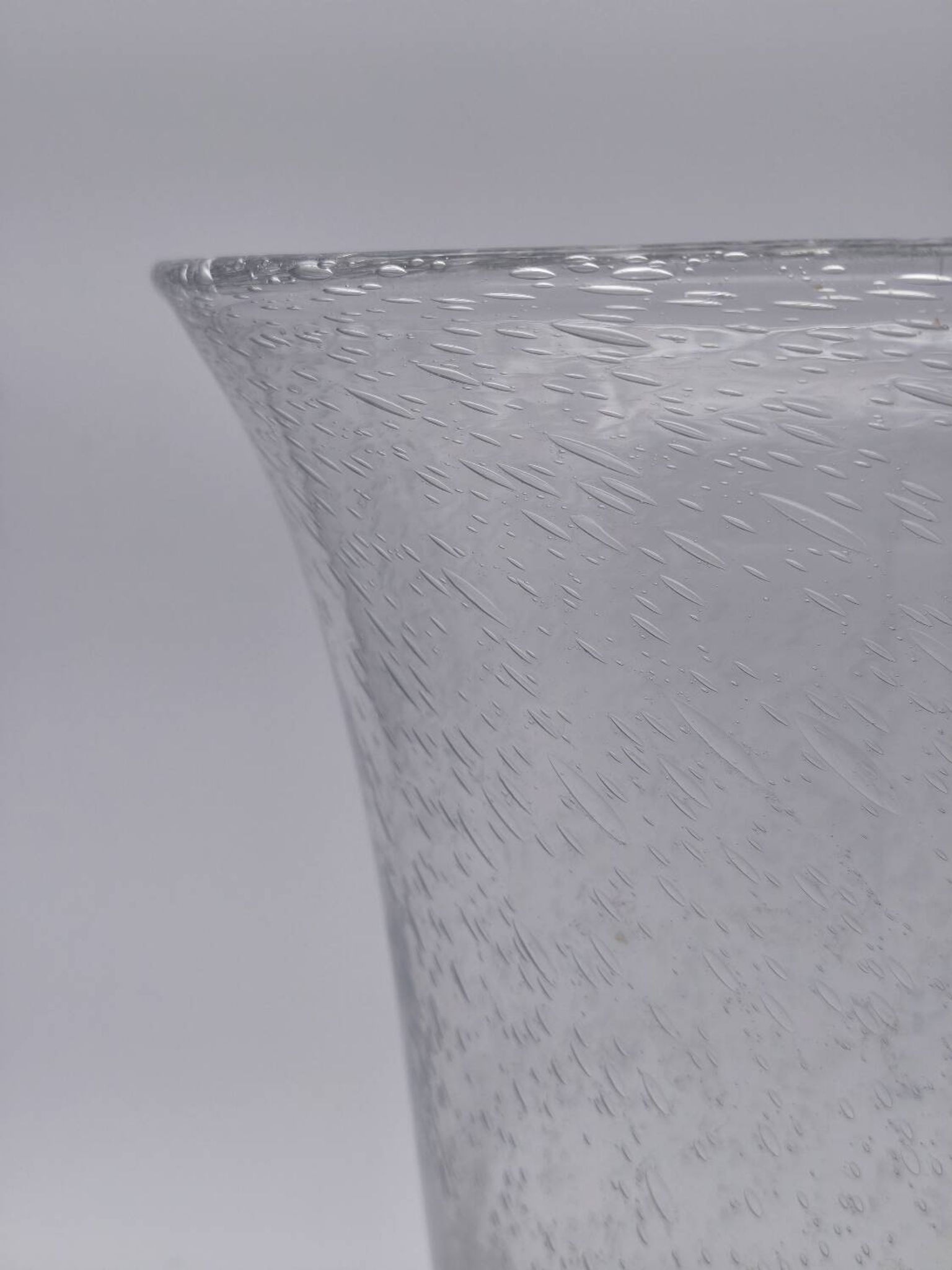 Large BIOT vase in bubble glass – Trumpet shape – 1960s – 29 cm