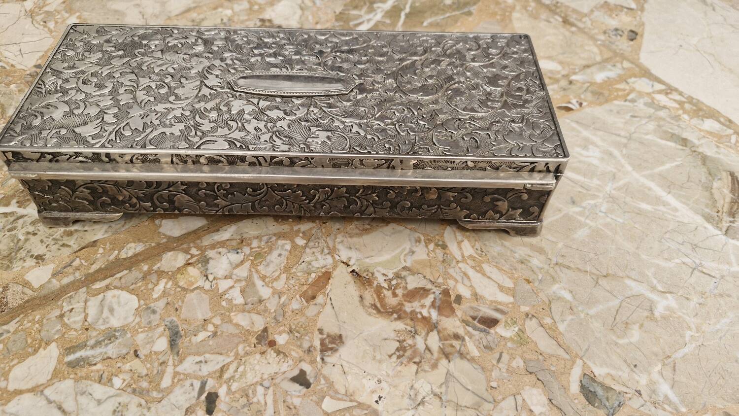 Jewelry box