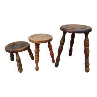 Trio de tabourets de ferme, tripodes bois