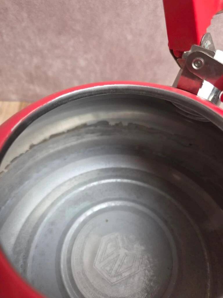 Vintage red stainless steel kettle – 2.5 L