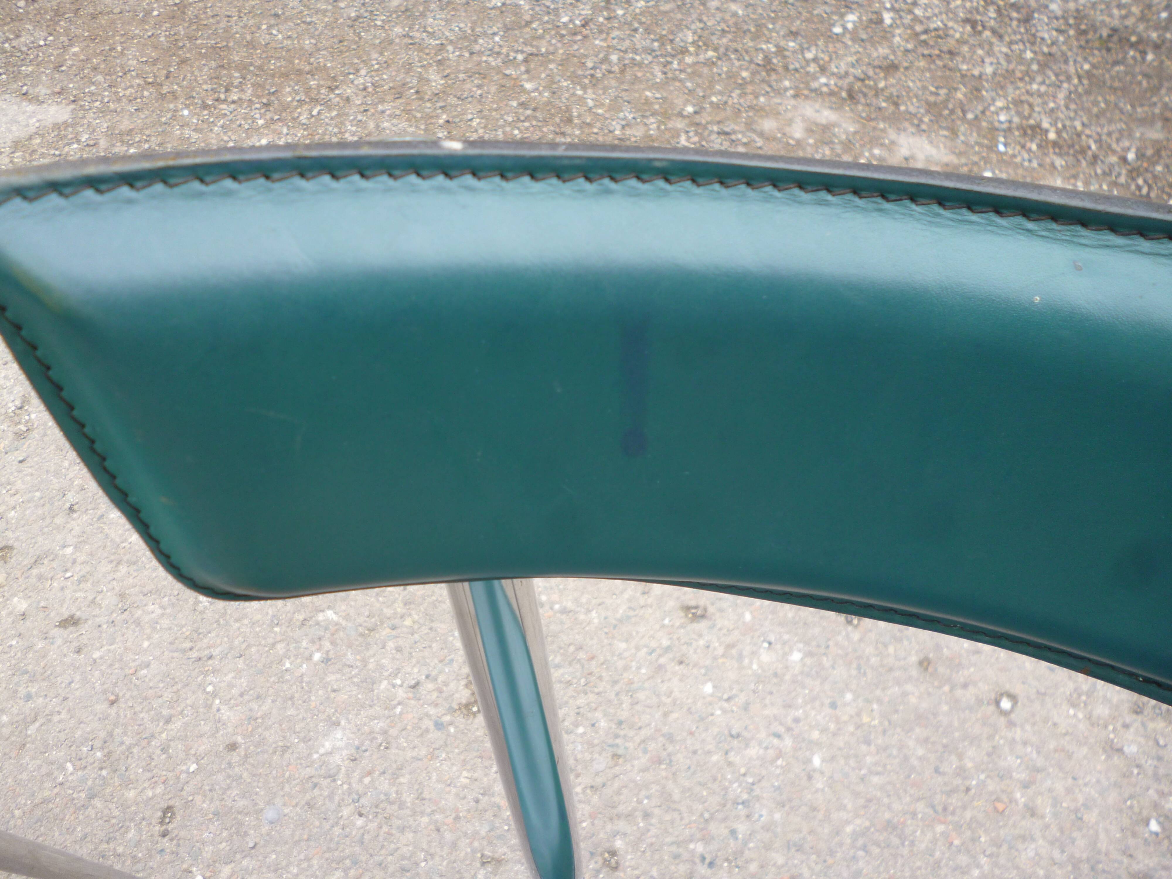 3 chaises chromé et cuir vert