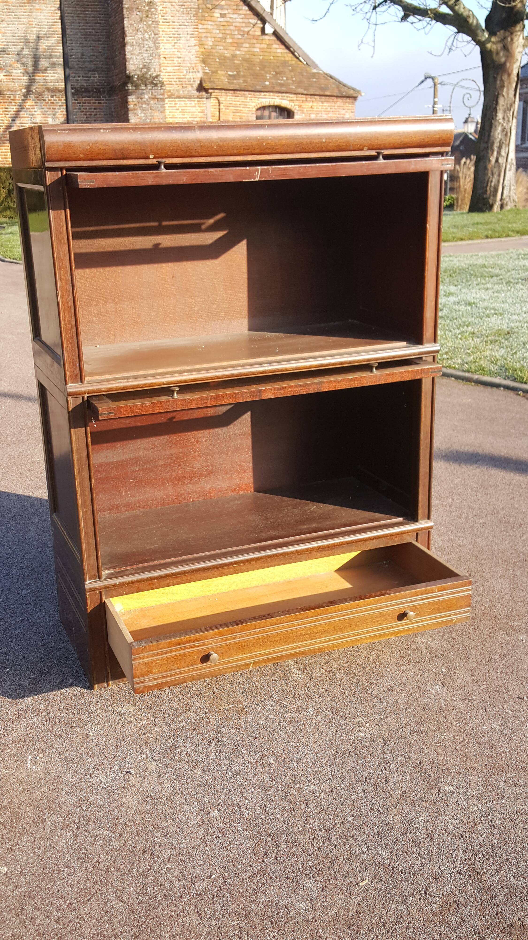 Meuble de métier à clapet basculant vitré