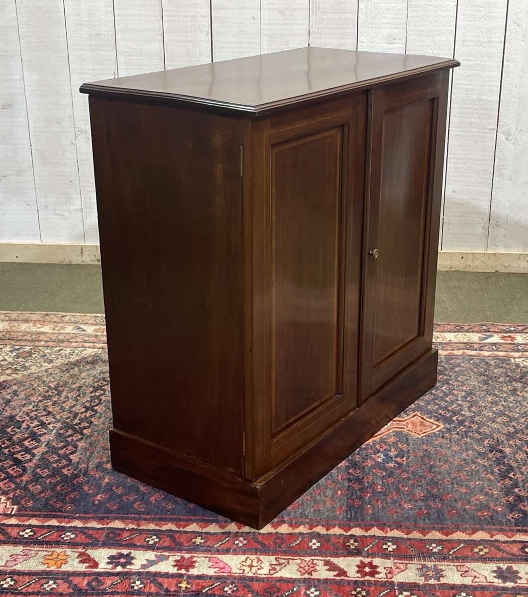 Buffet anglais en acajou des années 1930