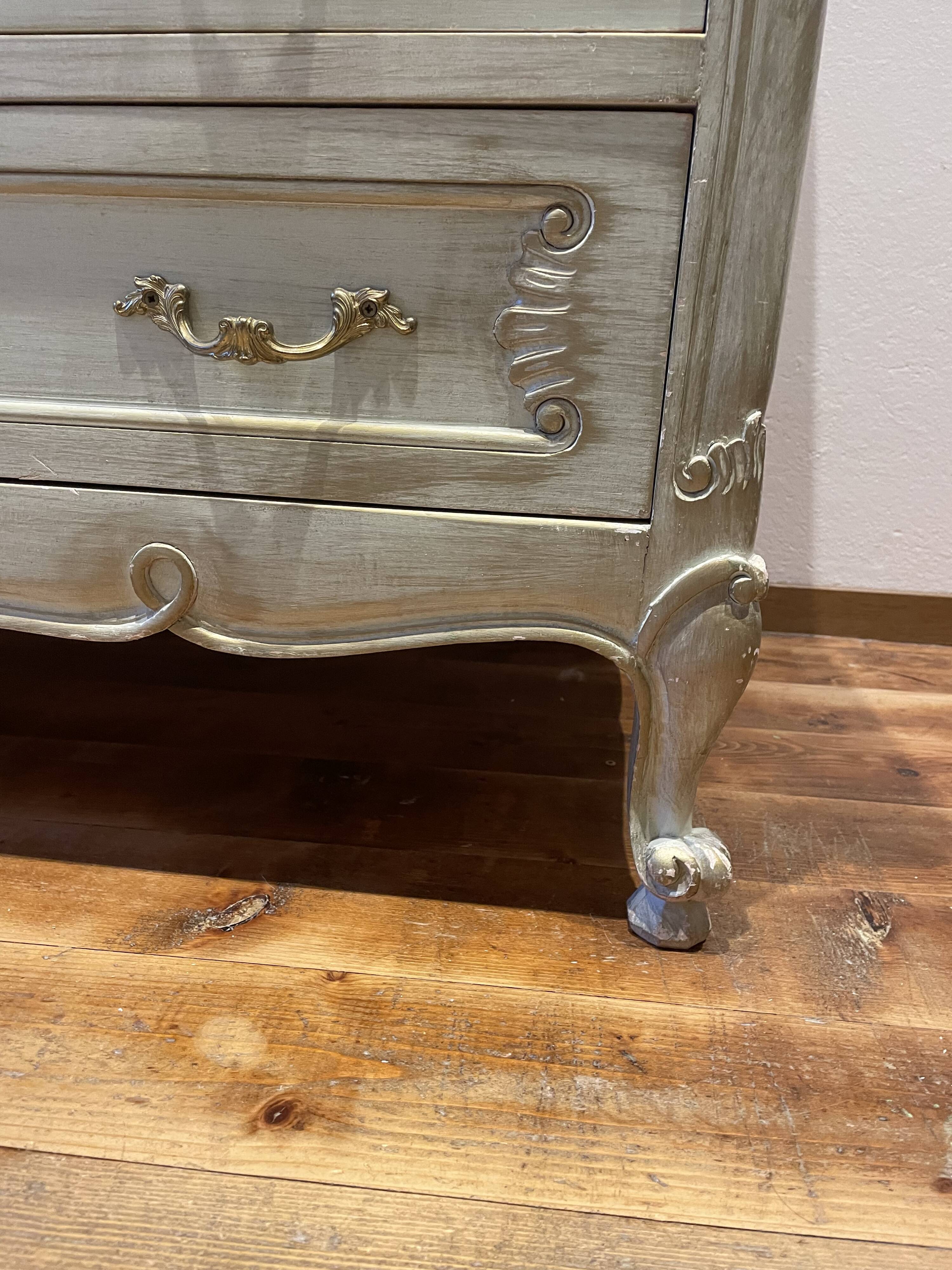 Shabby chic dresser