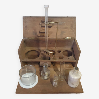 Chemist's box Maison Guérin in Algiers 1930s