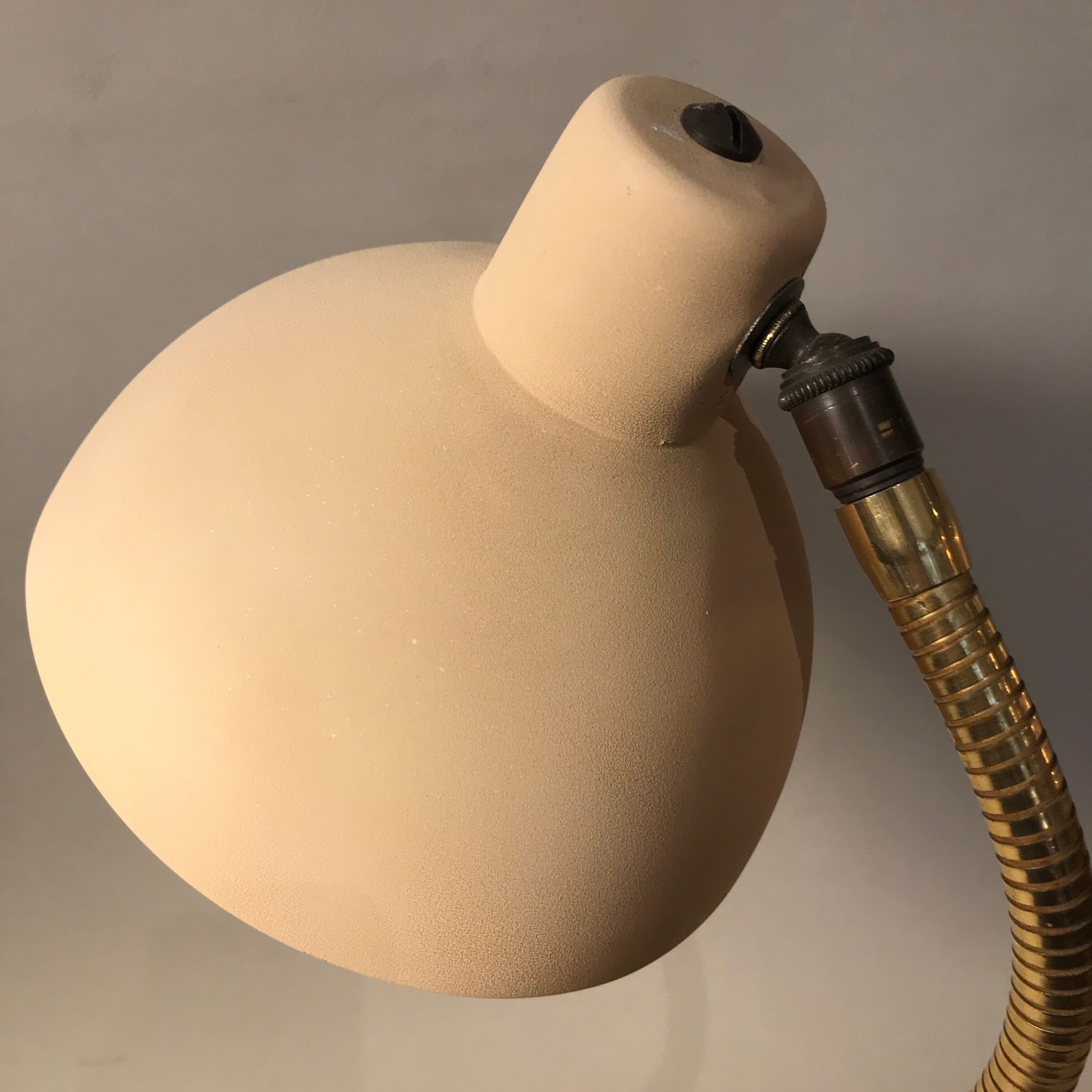 Vintage 60s beige and flexible gold desk lamp 45 cm