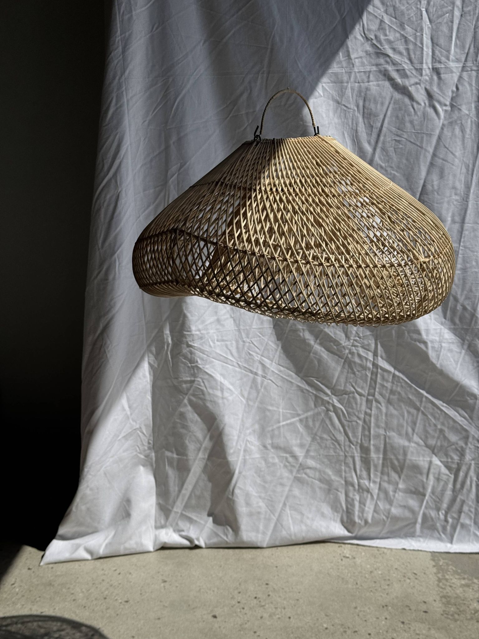 Suspension or rattan lampshade in the shape of a cloud or flattened bubble D60 H35