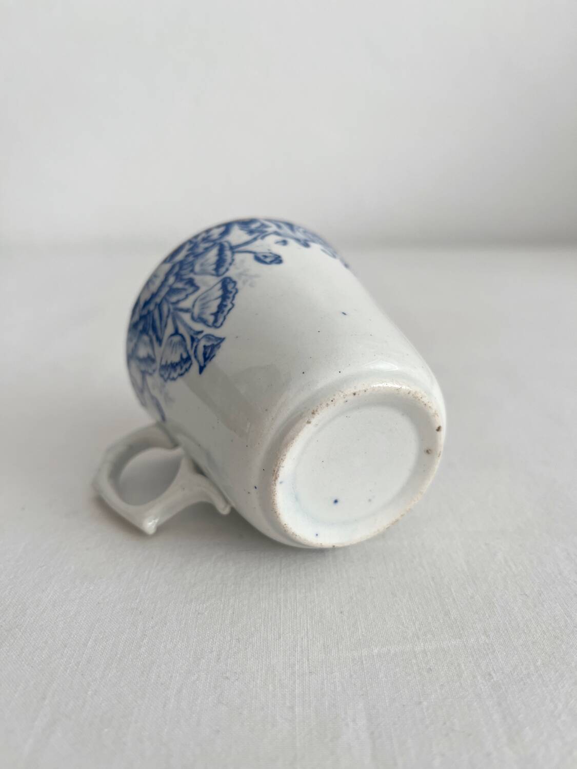 Antique ironstone coffee cup “Floral” Saint Amand