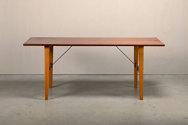 Table de chasse Børge Mogensen en teck et chêne pour Søborg Møbelfabrik