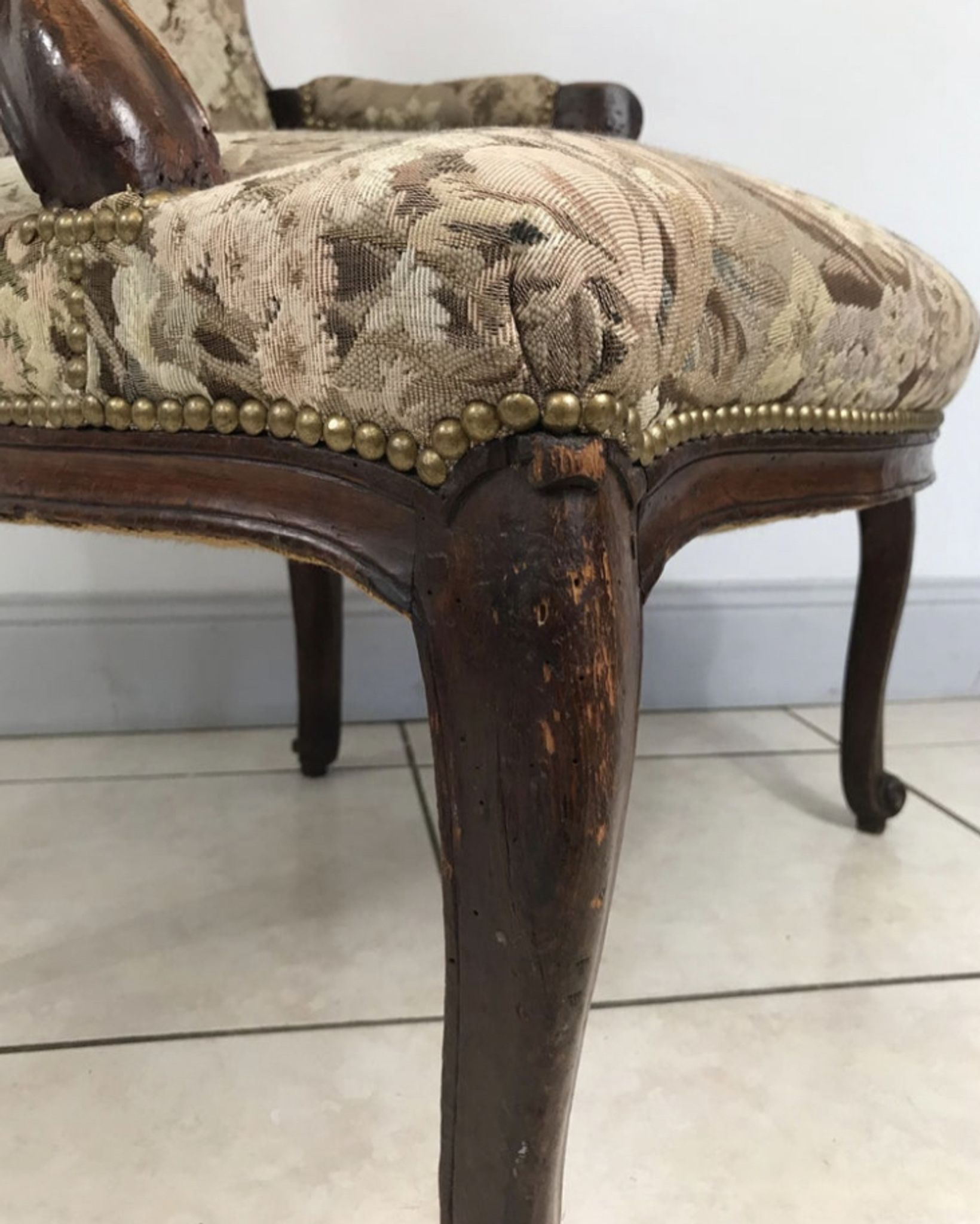 Louis XV vintage cabriolet armchair "à la Reine", 18th century